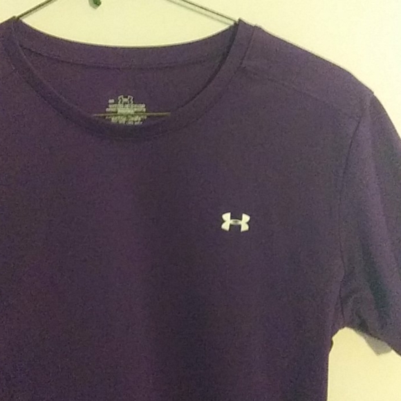Large women's under armour t shirt purple